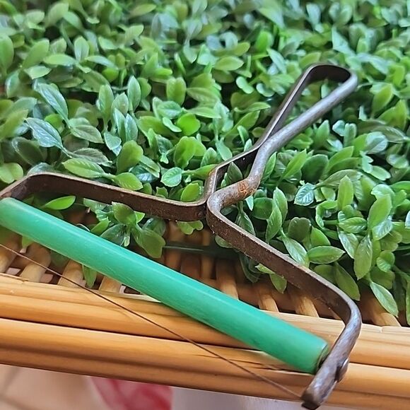 Vintage Rusty Cheese Slicer - Picture 5 of 5